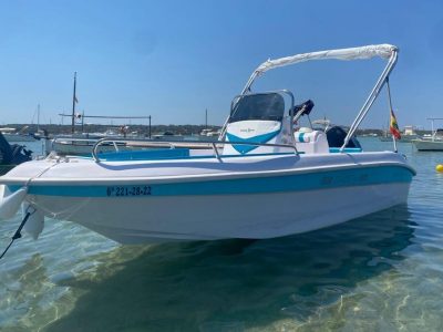 Mallorca Rental & Sail. Alquiler de barcas con y sin licencia en Mallorca. Disfruta de un verano diferente costeando las mejores playas de las Islas Baleares. Información y reservas al teléfono: 655 200 859